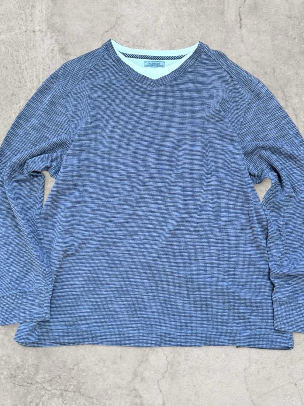 Men's Lightweight Blue V-Neck Long-Sleeve Shirt